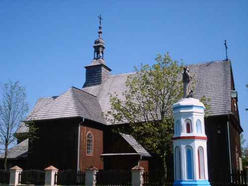 Muzeum Pierwszych Piastów na Lednicy. Skansen w Dziekanowicach, drewniany kościół.