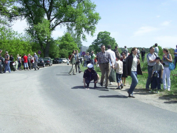 Poruszenie kolumna się zbliża, zajmujemy stanowiska do robienia fotek. #Motoryzacja #Auta #PojazdyWojskowe