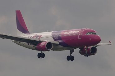 Przykładowe zdjęcie wykonane obiektywem Pentacon 4/300 #samolot #lądowanie #pzk #Spotting