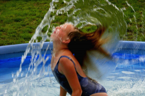 wodne szaleństwa mojej siostry ;D #ludzie #woda #basen #lato