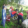 porządki na cmentarzu