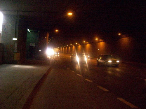 Tunel pod wisłostradą #Tunel #samochody