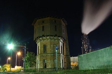 #noc #szczecinek #pkp #kronospan #kominy #dym #wieża_wodna