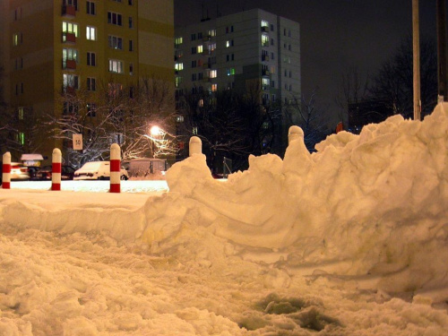 Troche zimy...dla tych ,którym mało #Warszawa #SaskaKępa #zima #noc #śnieg