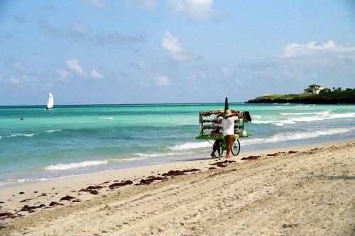 Handel na plaży Varadero #plaża #Kuba #Varadero #handel #morze