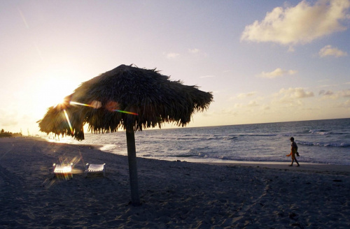 Na kubańskiej plaży #Kuba #parasol #plaża #Varadero