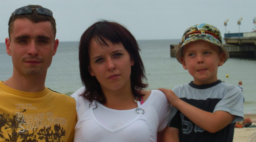 Ja z moją połówką i moim syneczkiem, na tle morza Bałtyckiego. sierpien 2008