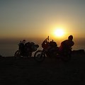 Zachód słońca w górach nad Morzem Martwym #podróże #motoryzacja #AfricaTwin #BliskiWschód