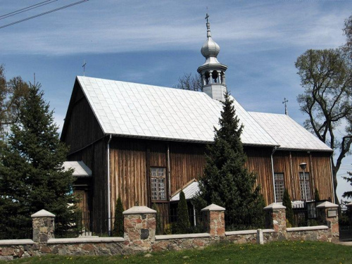 kościół parafialny p.w. św. św. Szymona i Tadeusza z 1731 #StaraRawa #KościółDrewniany #zabytek