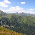 Widok na Wołowiec, Rakoń, Długi Upłaz, Grześ, oraz Rohacze na ostatnim planie #Góry #Tatry