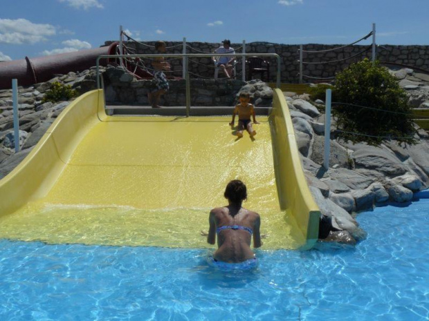 Kompleks kąpielowy z atrakcjami dla dzieci Terme Čatez w Catez Ob Savi Słowenia. #baseny #Słowenia #wczasy #urlop