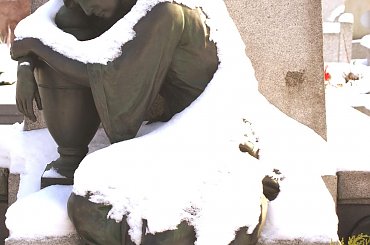 #rzeżba #zima #piękno #wiara #cmentarz