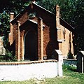 Kaplica na przykościelnym cmentarzu