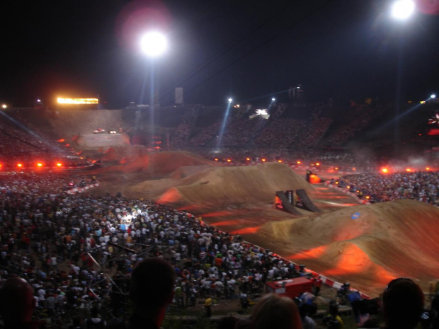 !!! #Warszawa #motocykle #zawody #StadionDziesięciolecia #StadionNarodowy #TravisPastrana